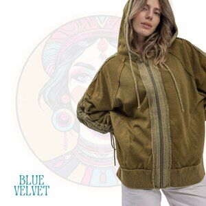 2V BLUE VELVET Front Zip Shirred Hooded Jacket in Olive